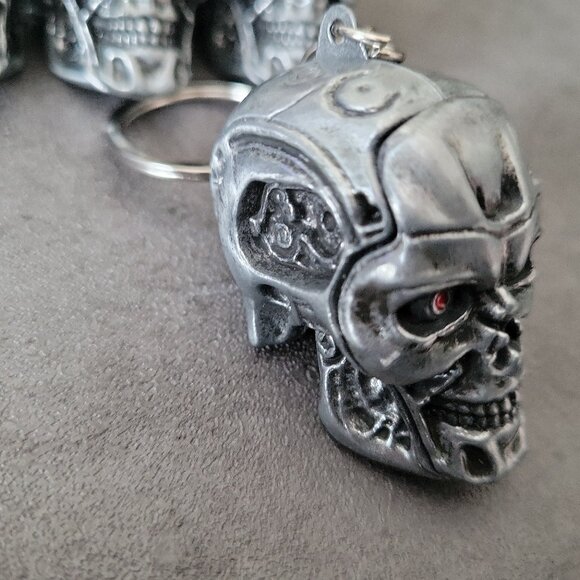 The Terminator T-800 Skull Head Metal Keychain Ornament Collection BRAND NEW! - Picture 4 of 7